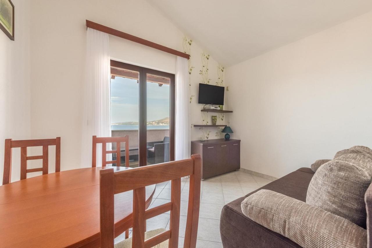Apartments Ivana-Mira 奥库格哥恩基 外观 照片