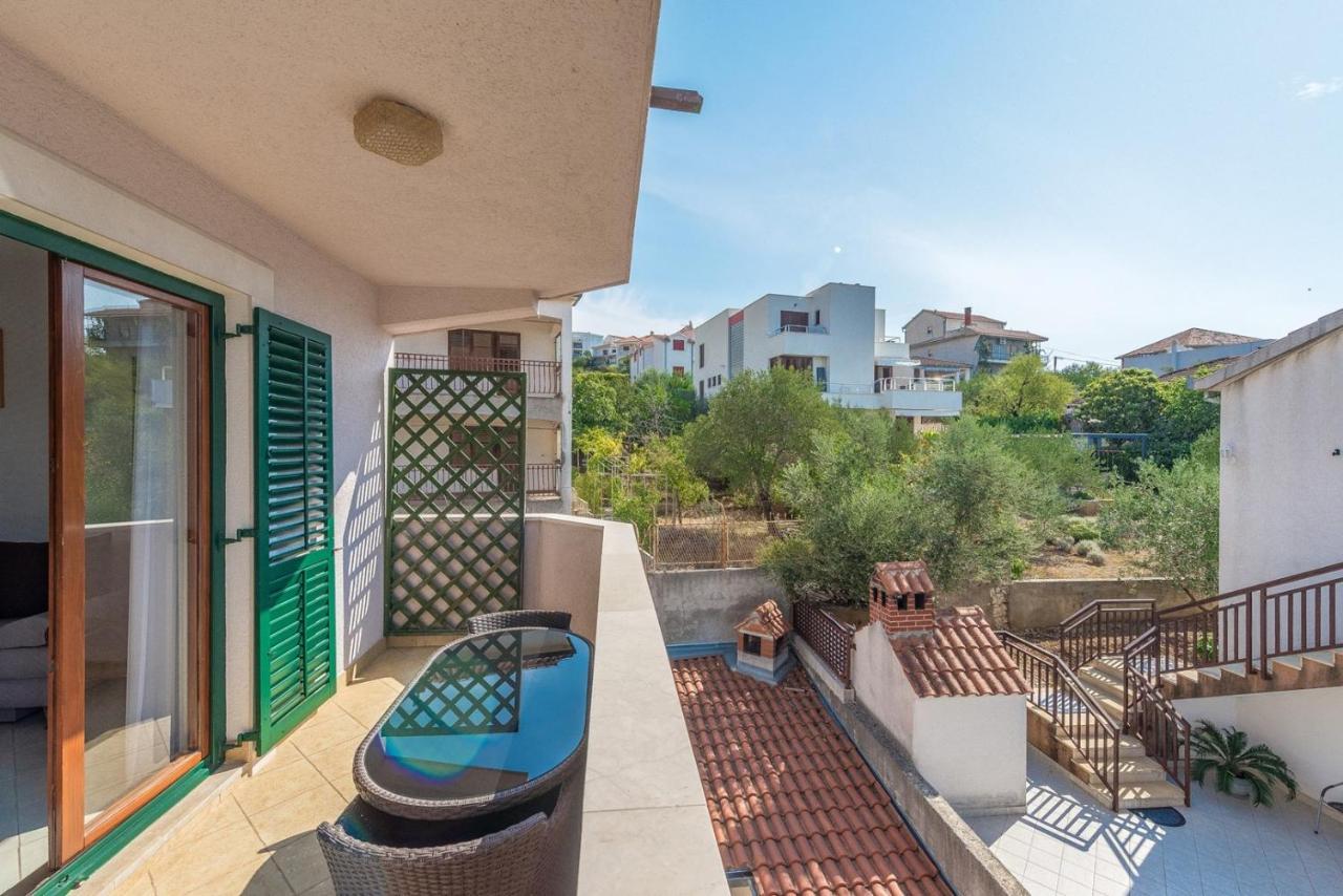 Apartments Ivana-Mira 奥库格哥恩基 外观 照片