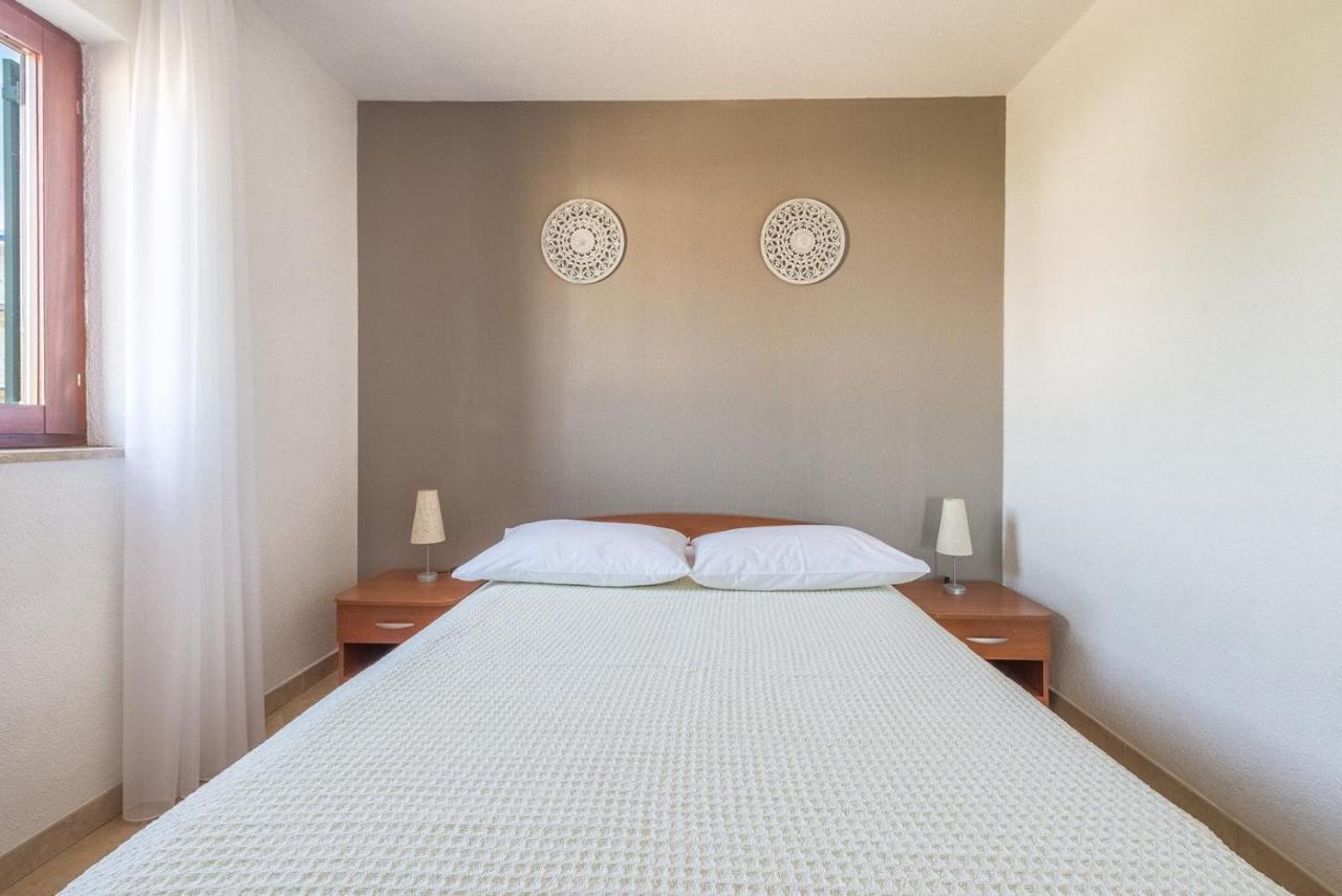 Apartments Ivana-Mira 奥库格哥恩基 外观 照片