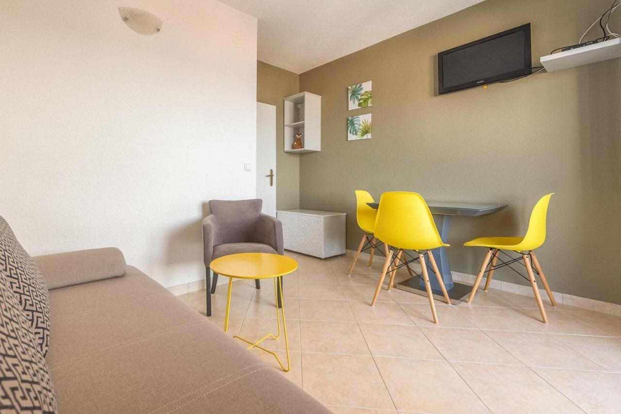 Apartments Ivana-Mira 奥库格哥恩基 外观 照片