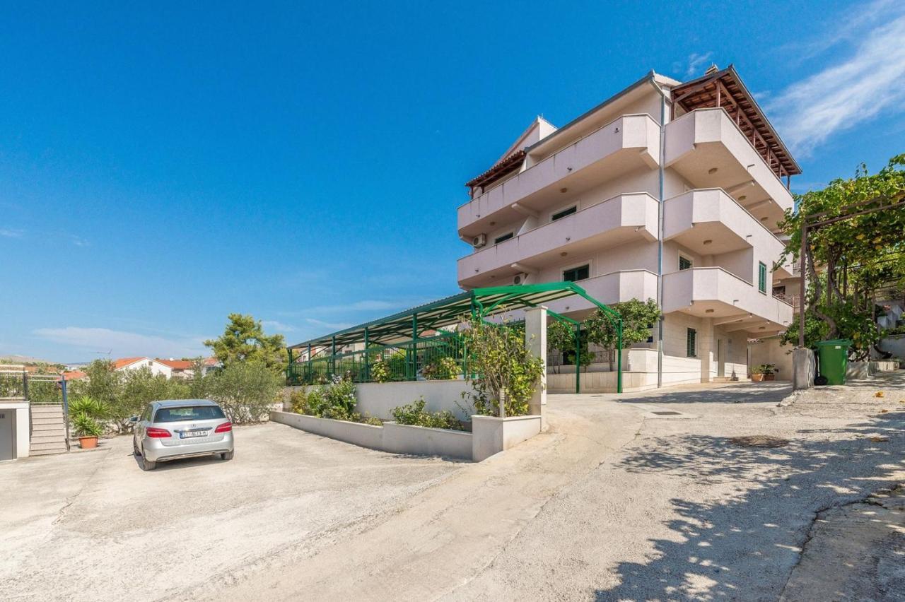 Apartments Ivana-Mira 奥库格哥恩基 外观 照片