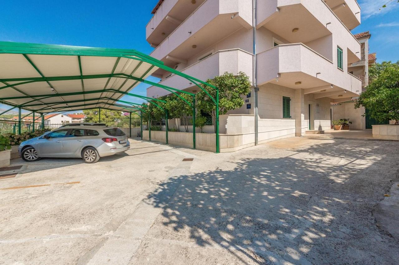 Apartments Ivana-Mira 奥库格哥恩基 外观 照片