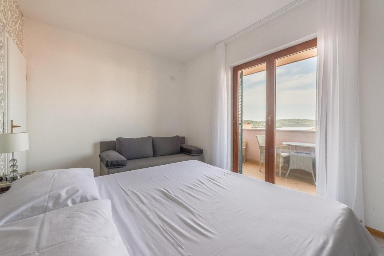 Apartments Ivana-Mira 奥库格哥恩基 外观 照片