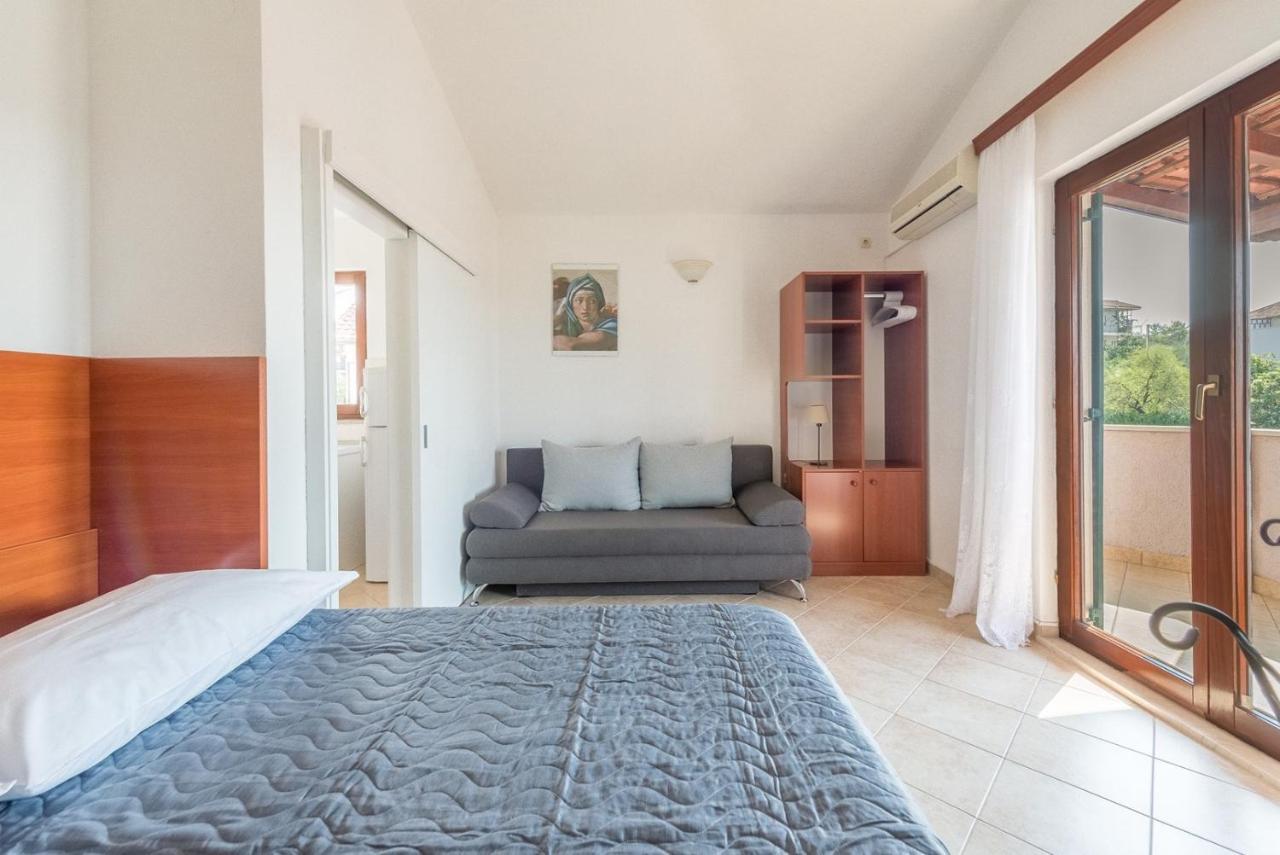 Apartments Ivana-Mira 奥库格哥恩基 外观 照片